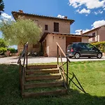 Κατάλυμα σε φάρμα Podere Camollia *